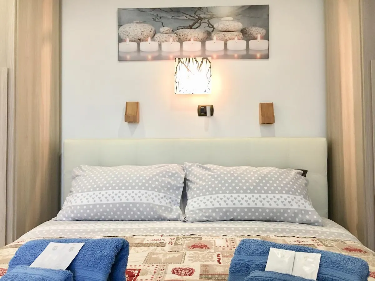 Apartment Amadeus Roma 0*,